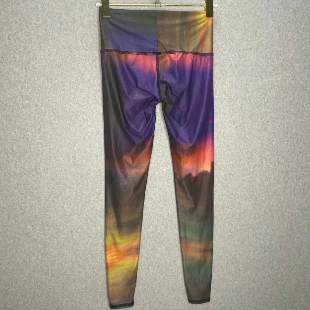 Teeki Clouds Hot Yoga Pants - Picture 4 of 5